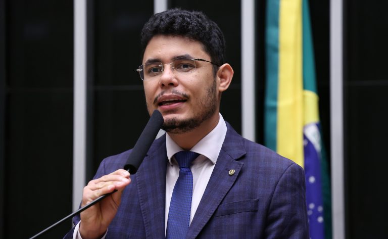 Projeto exige que hospitais divulguem canais de denúncia contra violência a idosos