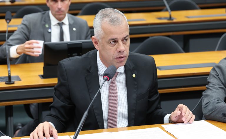 Projeto cria acordos para mineração irregular e ressarcimento à união