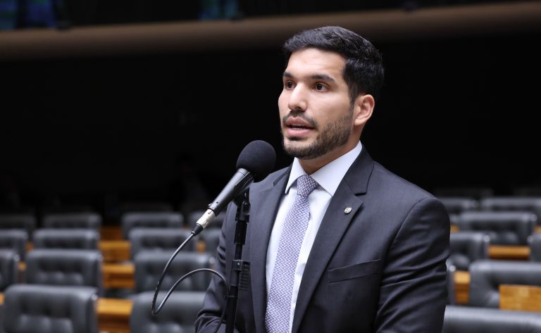 Câmara analisa desconto em multas de trânsito para motoristas de aplicativo