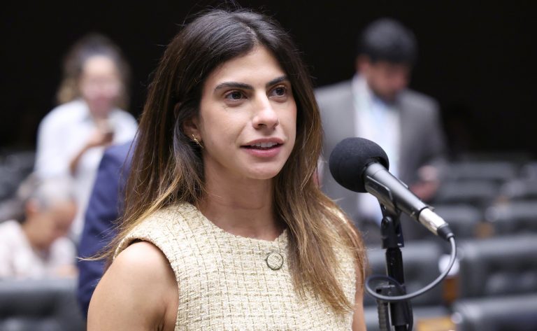 Projeto prevê intimação de devedor de alimentos por aplicativos de mensagens