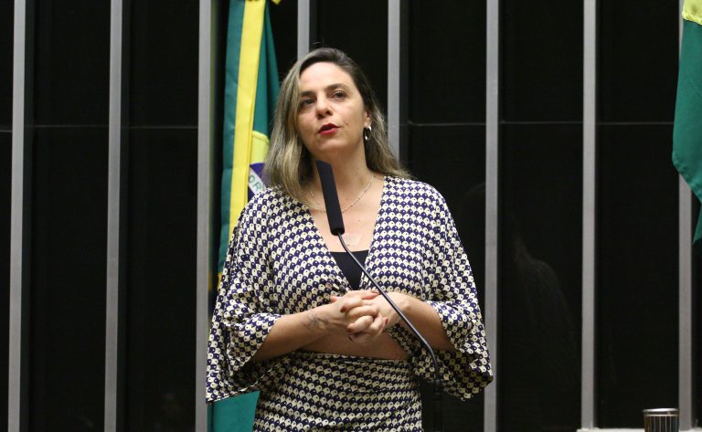 Projeto restringe celulose branqueada em compras do governo federal