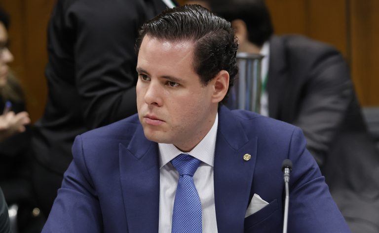 Novo projeto de lei veta benefícios penais para crimes contra crianças