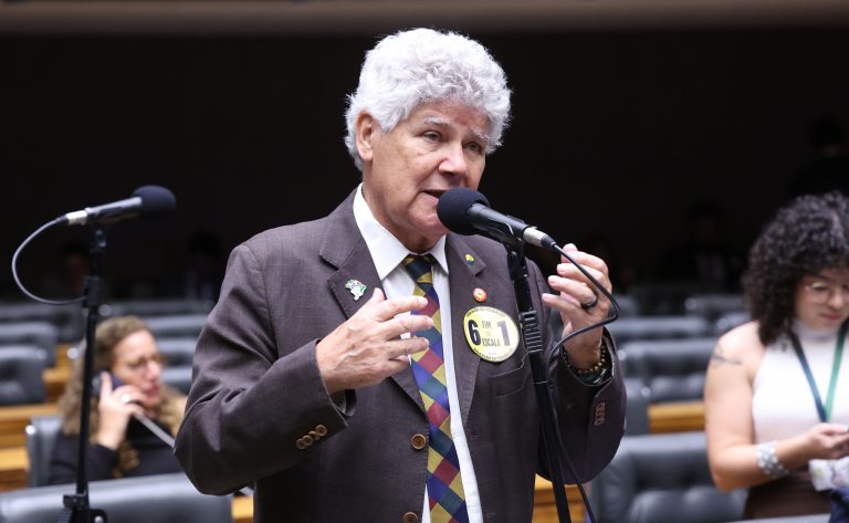 Projeto de lei propõe ampliar vagas para idosos com base na população local