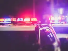 Tentativa de fuga termina com homem preso por suspeita de tráfico de drogas em Timbó
