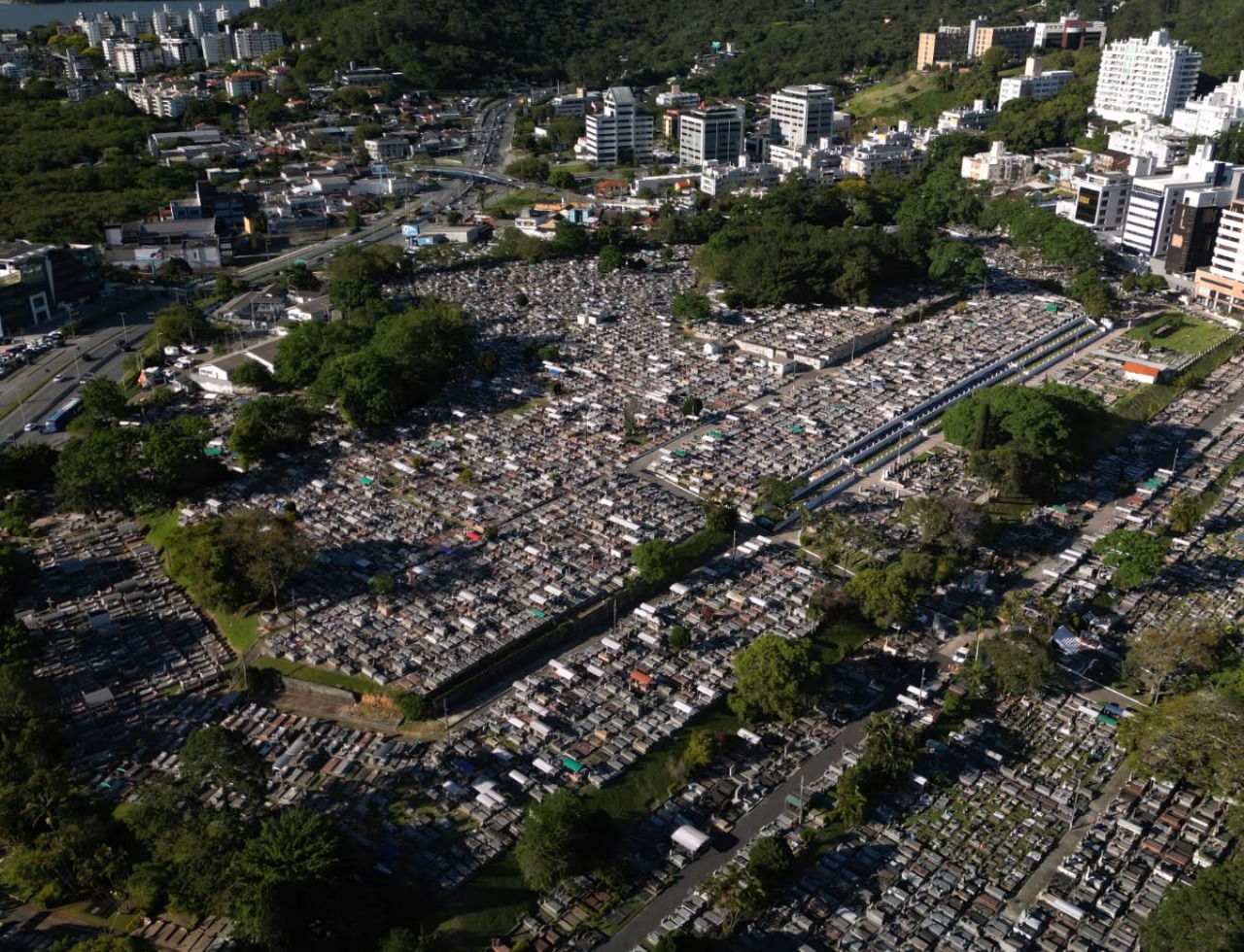 Vagas estão abertas em Florianópolis para 91 ambulantes no feriado de Finados
