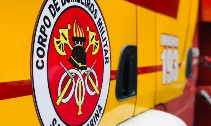 Acidente entre dois carros deixa motorista ferida em Florianópolis