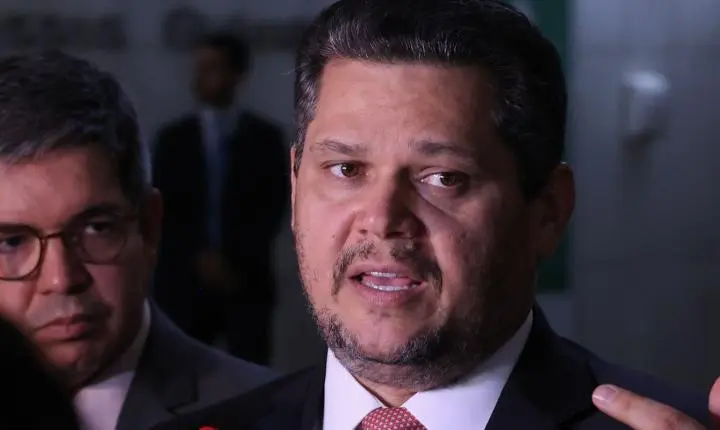 Alcolumbre envia a PEC do fim da escala 6x1 para análise na CCJ do Senado
