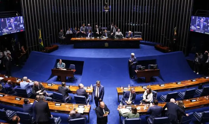 Alcolumbre adia votação da PEC que busca encerrar a escala 6x1 no Senado