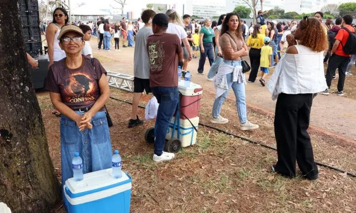 Trabalho informal marca o desfile de 7 de setembro em brasília