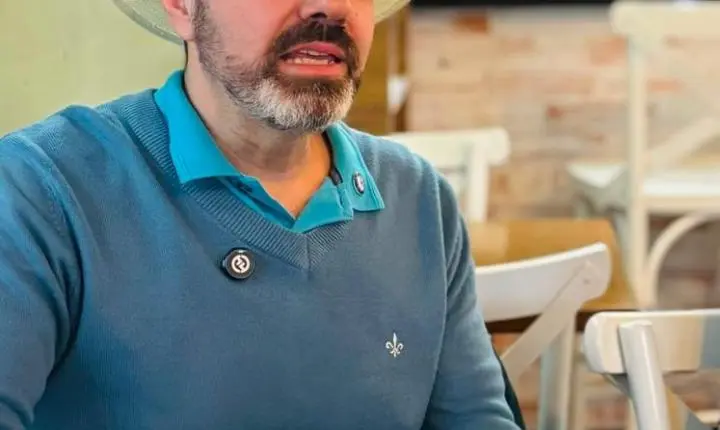 Anderson Batata é o primeiro candidato catarinense fora do Avante a declarar apoio a Augusto Cury