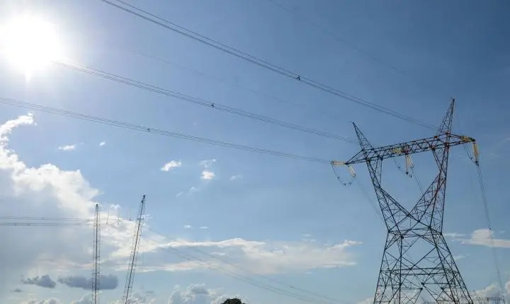 Aneel conclui leilão de transmissão de energia com arremate de quatro lotes