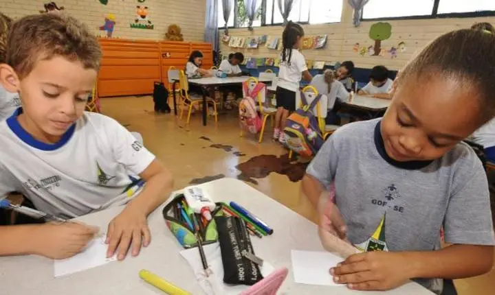 Recomposição das aprendizagens avança com políticas educacionais formalizadas, revela MEC e Instituto Unibanco