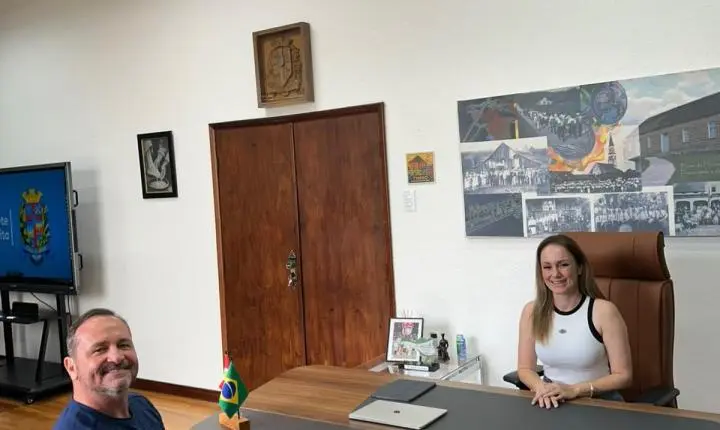 Articulação política de Flávio Buzzi coloca primeira mulher à frente da Prefeitura de Timbó