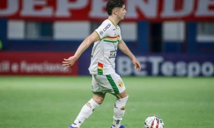 Adrianinho destaca boa fase ofensiva e liderança do Brusque na Série C