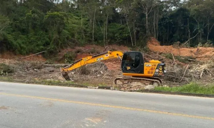 Assistentes sociais orientam moradores antes das obras de esgotamento sanitário em Gaspar