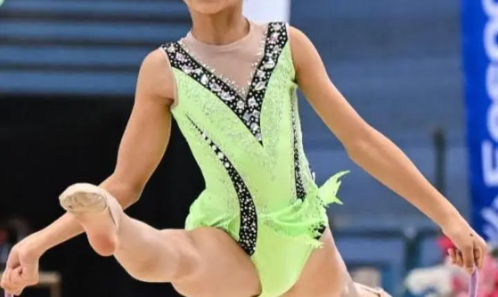 Atleta de Blumenau busca apoio para disputar primeiro Brasileiro de ginástica rítmica