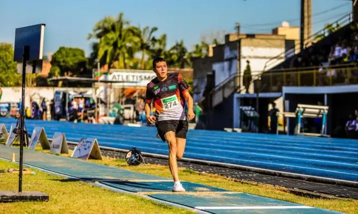 Atletismo abre os Joguinhos Abertos e Blumenau conquista primeira medalha da competição