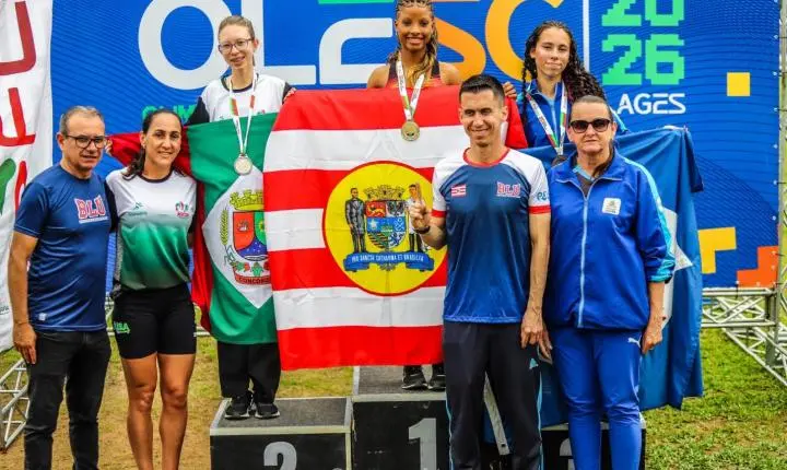 Atletismo de Blumenau conquista seis medalhas na Olesc e quebra recorde que durava 12 anos