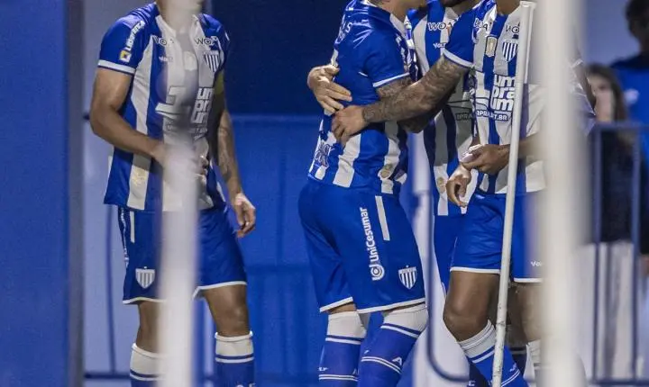 Avaí vence Londrina em confronto direto na luta para escapar do rebaixamento no Brasileirão da Série B