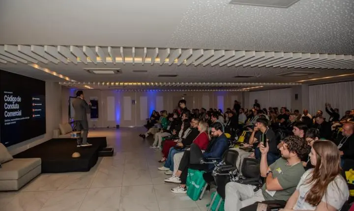 B2B Summit Brasil reúne lideranças empresariais e fortalece São José como polo de inovação e negócios