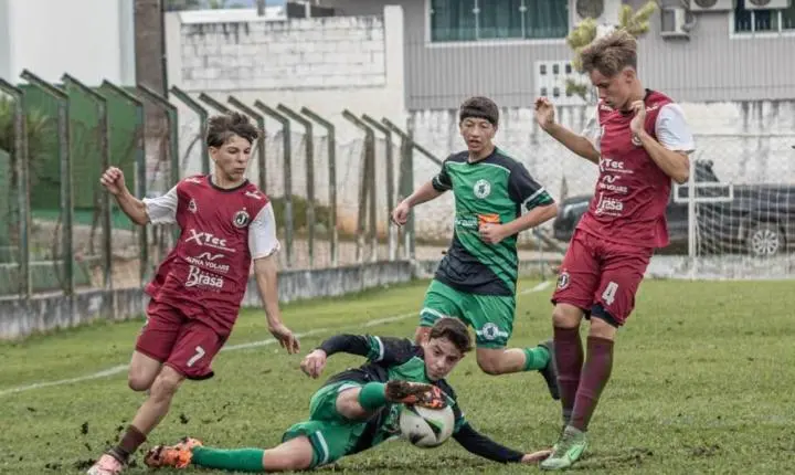 Bases do Tupi enfrentam Camboriú FC neste domingo (14)
