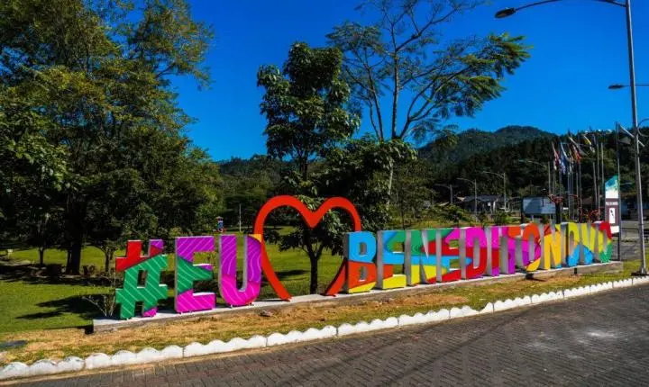 Benedito Novo inaugura totens para fortalecer o turismo local