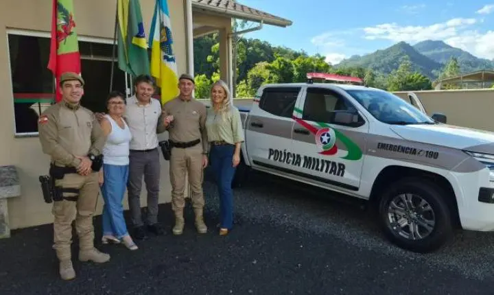 Benedito Novo recebe nova viatura para reforçar a segurança no interior