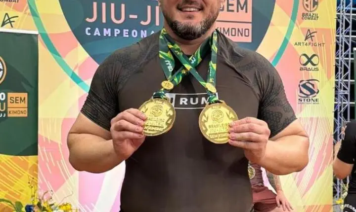 Blumenauense conquista novo título brasileiro de jiu-jitsu, apenas dois meses após mudar de faixa e volta ao topo em duas categorias