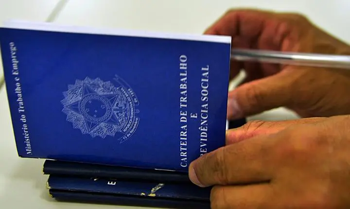 Criação de empregos desacelera e Brasil abre 58,5 mil vagas formais em julho
