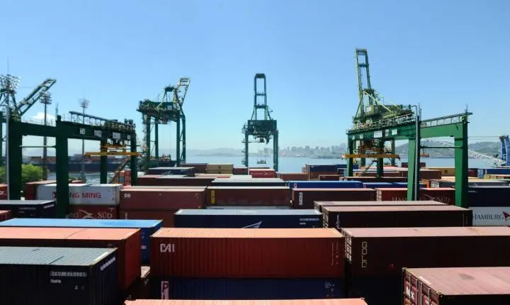 Brasil e Estados Unidos marcam reunião virtual para negociar o tarifaço dos EUA