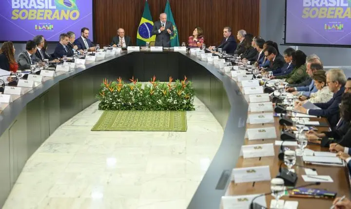 Brasil busca novos parceiros comerciais para mitigar impacto de tarifas dos EUA