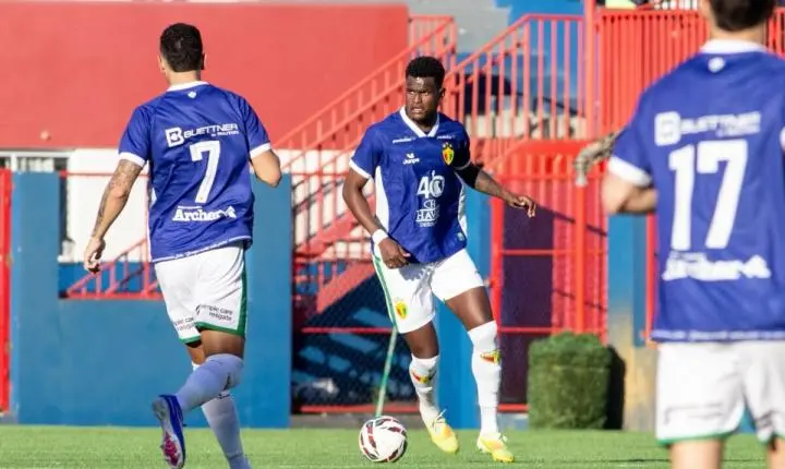 Brusque confirma a renovação de Cipriano para a sequência da Série C