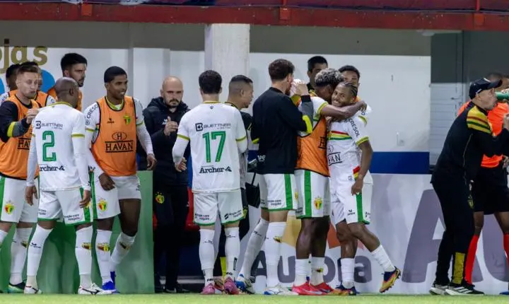 Brusque fica atrás do placar duas vezes mas busca empate no Augusto Bauer pelo quadrangular do acesso