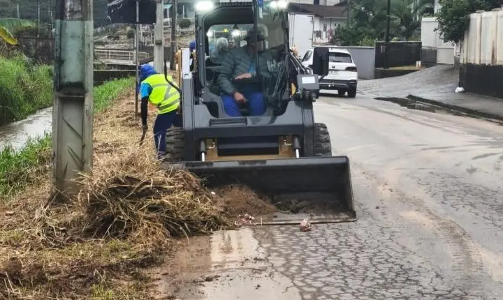 Brusque passa por operação de roçada e zeladoria urbana em mais de 30 localidades