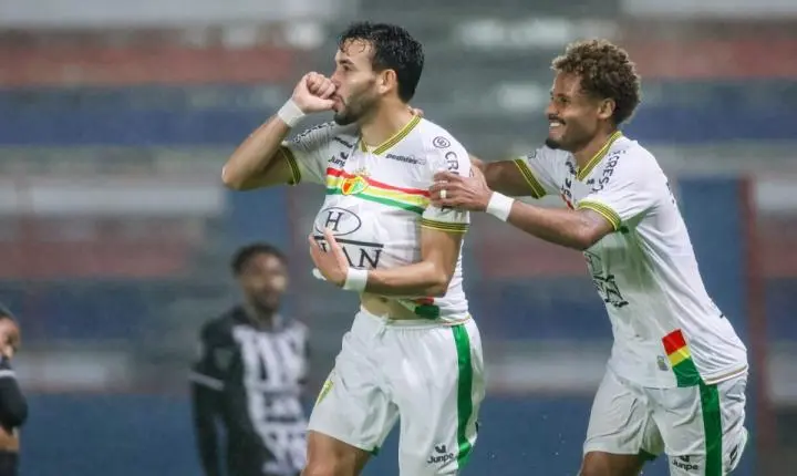 Brusque vence a Inter de Limeira, garante vaga e lidera a Série C