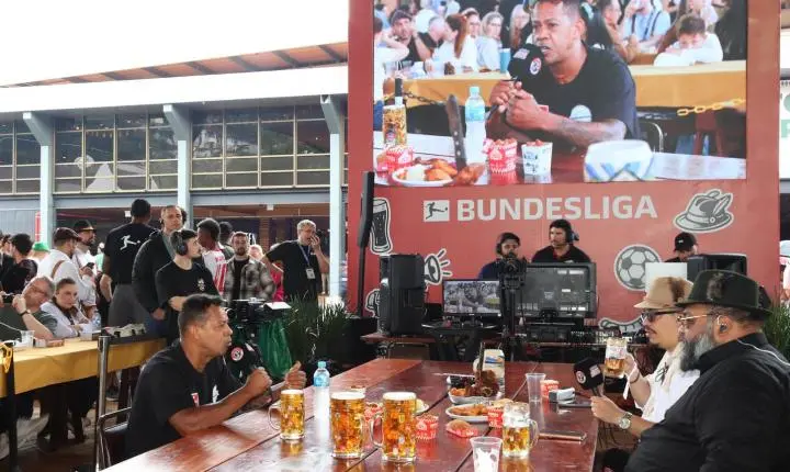 Bundesliga encerra participação na 41ª Oktoberfest Blumenau com podcast ao vivo do Parque Vila Germânica