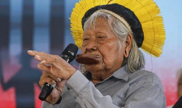 Cacique Raoni é internado em estado grave no Mato Grosso