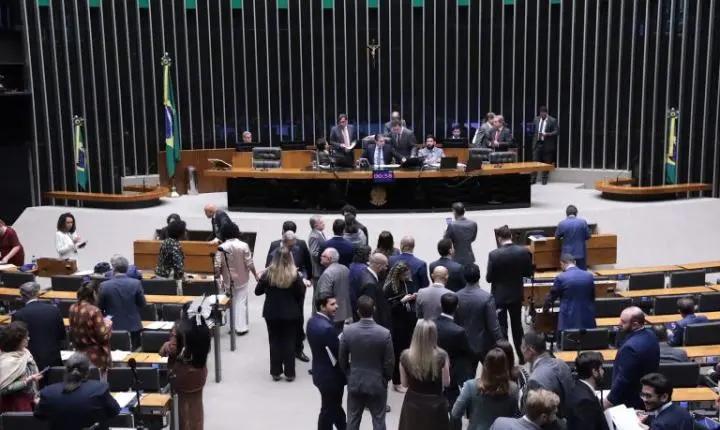 Câmara dos Deputados analisa projeto que centraliza normas sobre espécies no Ministério da Agricultura