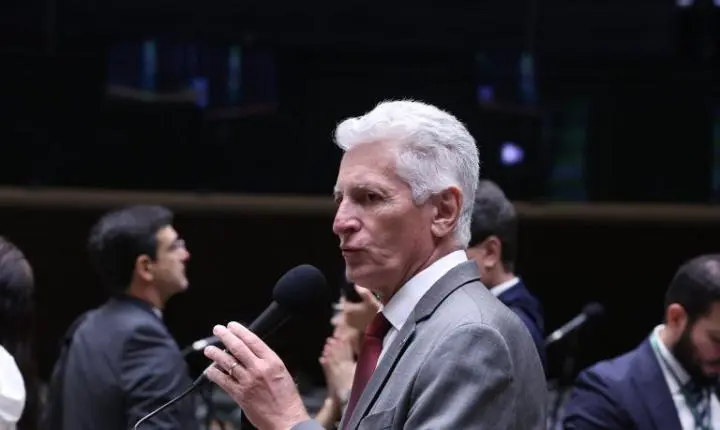 Câmara aprova projeto que cria novas universidades federais em MG e no RJ