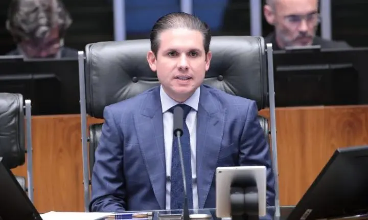 Câmara dos Deputados aprova urgência para dez projetos de lei