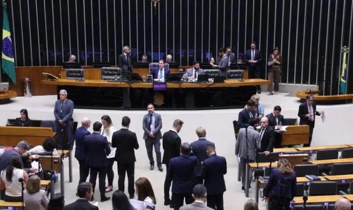 Câmara pode votar MP que zera imposto de compras internacionais de até 50 dólares