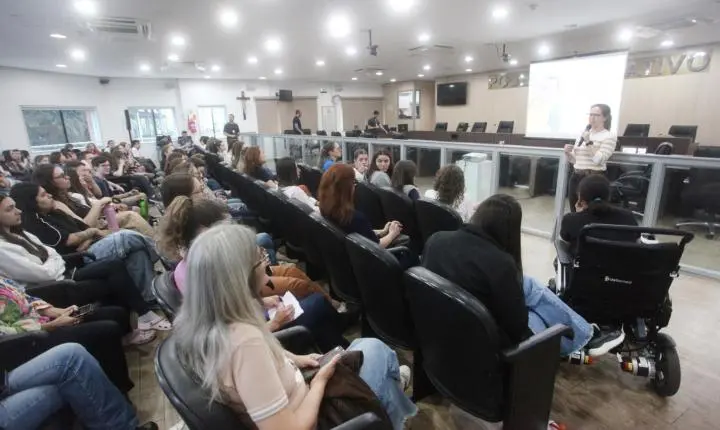Câmara promove atividade de conscientização sobre prevenção e diagnóstico precoce do câncer