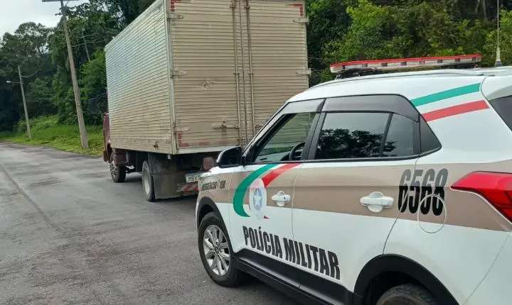 Caminhão furtado em Balneário Piçarras é encontrado em Barra Velha