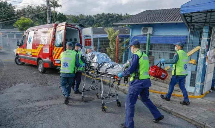 CEI Thiago Anzini realiza simulado de evacuação em Blumenau