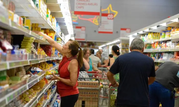 Pesquisa revela que cesta básica encareceu em 17 capitais brasileiras em junho