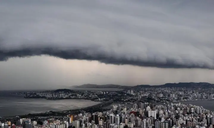 Chuva forte e temporais voltam a SC nesta semana; veja quando