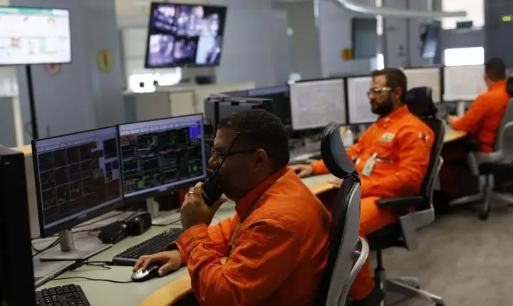 Mercado de trabalho aquecido leva à menor taxa de subutilização da história, revela IBGE