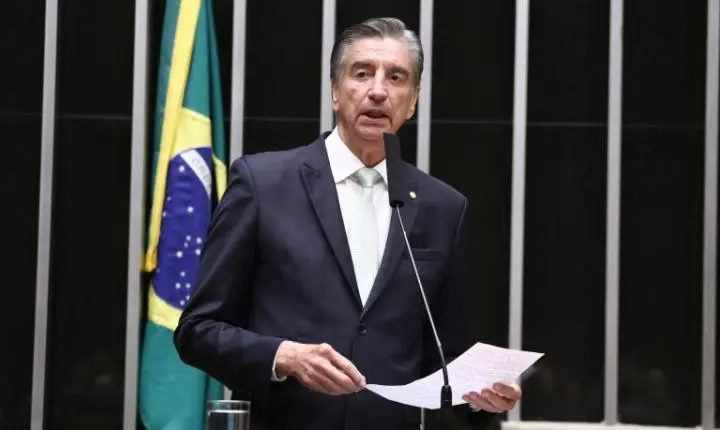 Câmara dos Deputados aprova projeto de lei para ações de conscientização contra a adultização infantil