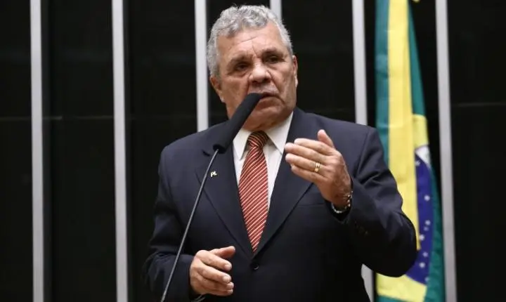 Comissão de Segurança Pública aprova proibição de armas para quem possui medida protetiva