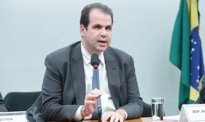 CCJ aprova desembarque fora do ponto de ônibus para grupos vulneráveis à noite